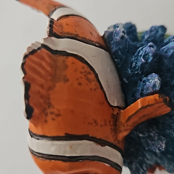 Finding Nemo fish tank decoration - Picture 4 of 7